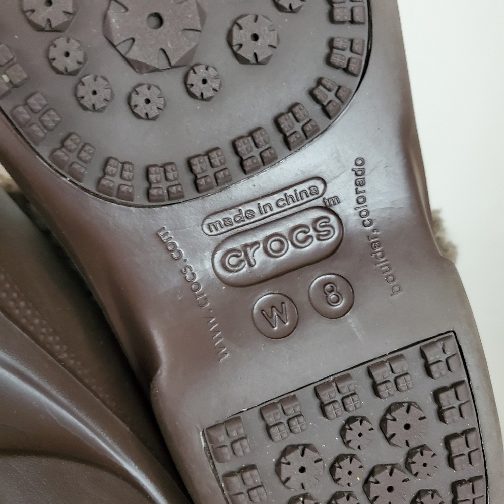 SOLD!! Womens CROCS Nadia Brown Sherpa Mid Calf Boots - Picture 8 of 10